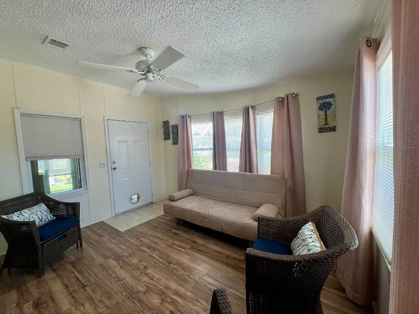 9814 Sucia Circle a Parrish, FL Mobile or Manufactured Home for Sale
